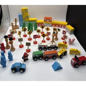 Wood Train ,Street Lights, Signs & Buildings Various‎ Sizes Brands Lot Of 165+